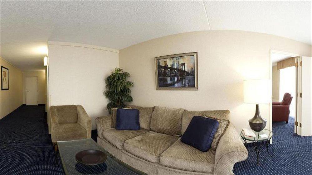Holiday Inn Akron-West By Ihg Montrose Екстериор снимка