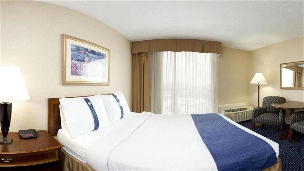 Holiday Inn Akron-West By Ihg Montrose Екстериор снимка